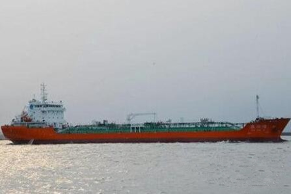 Jinglu Shipbuildings 11800-ton product oil tanker 
