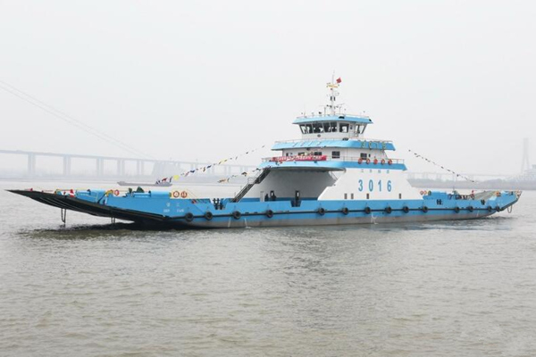 Zhenjiang Shipyard successfully delivered 60m passenger and passenger ferry