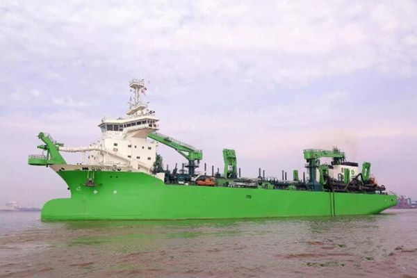 Guangdong COSCO Shipbuilding Heavy Industry's first deepwater suction dredger successfully delivered